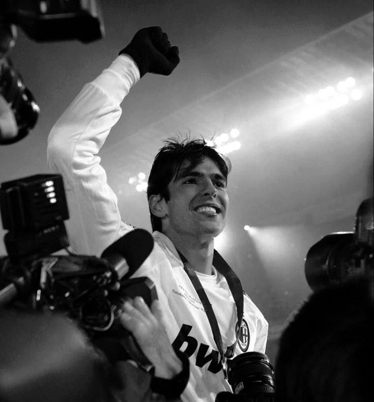 Kaká⋆˚꩜｡ thumbnail