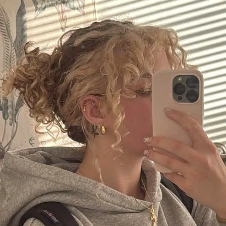 Gabi, your friend thumbnail
