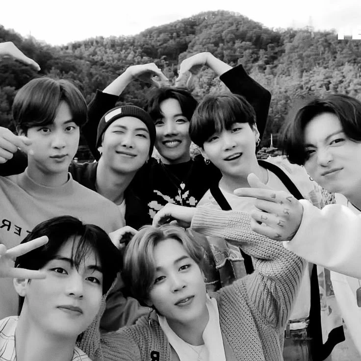 Tae Yoongi Hoseok and the new student(You)BL +18 thumbnail
