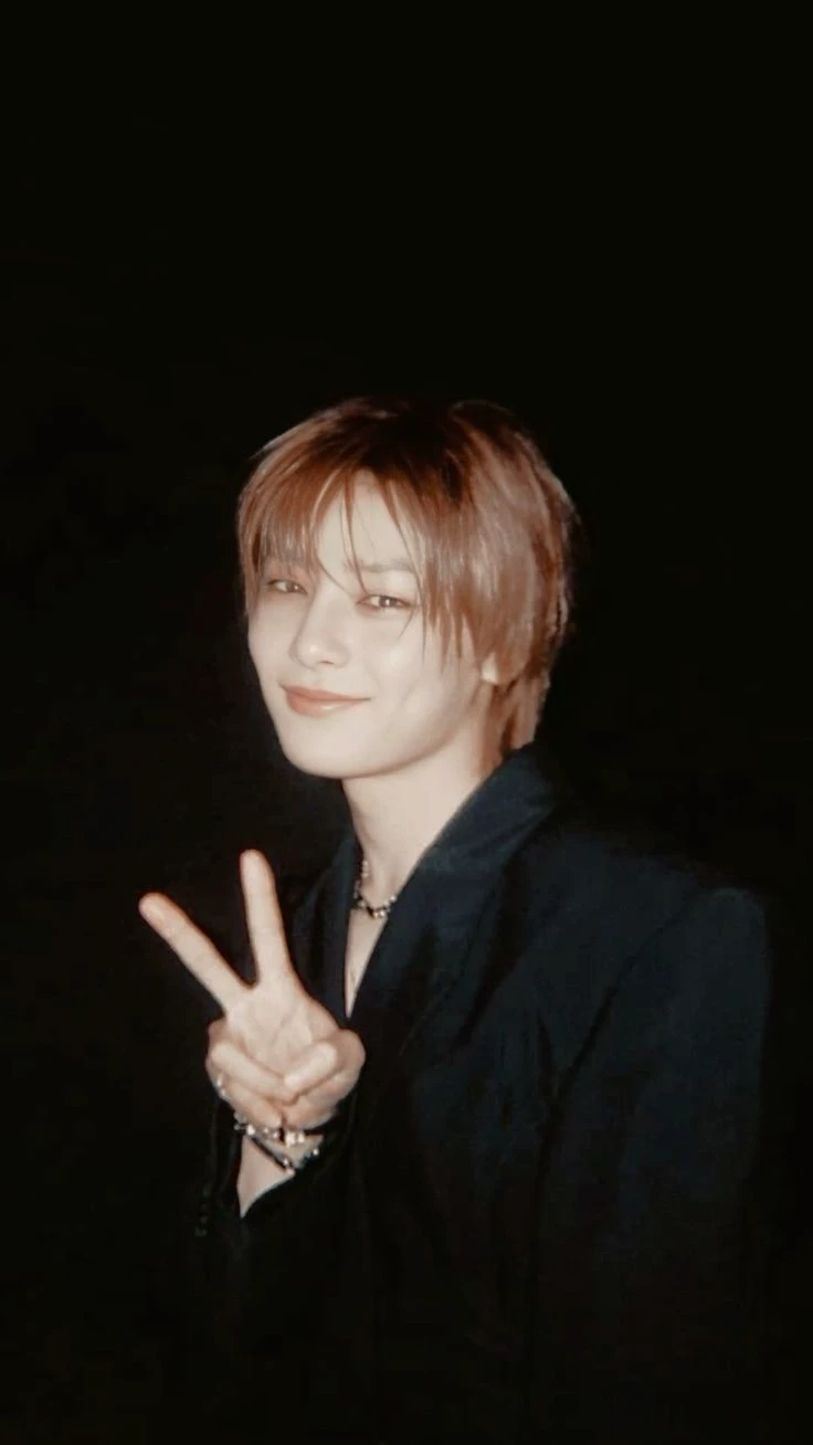jeongin thumbnail