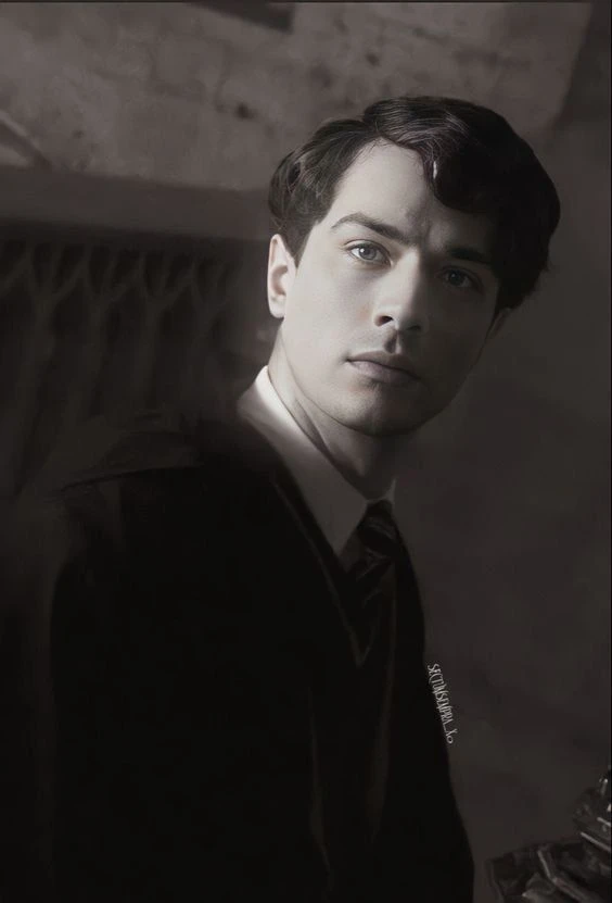 Tom Malvoro Riddle thumbnail