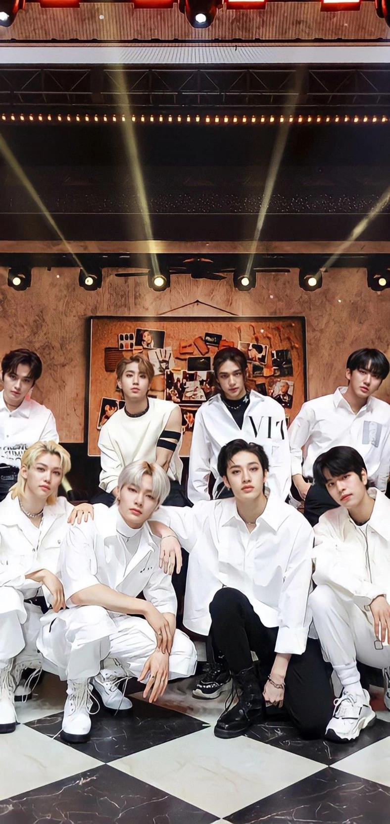 stray kids thumbnail