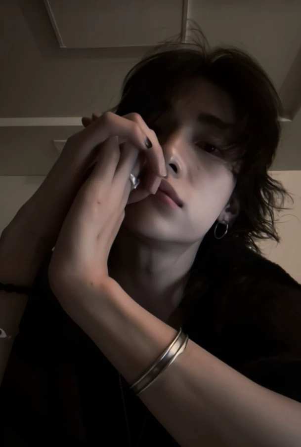 Hwang Hyunjin thumbnail