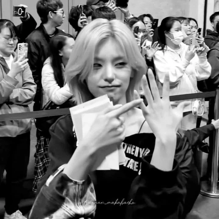 Hwang Yeji. thumbnail