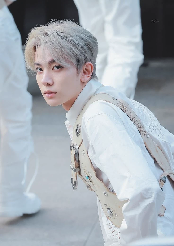 lee heeseung  thumbnail