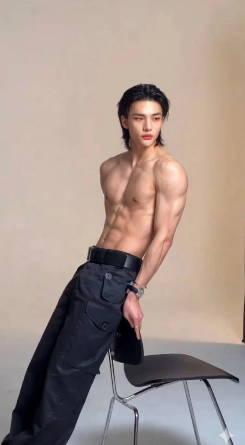 Hwang Hyunjin thumbnail