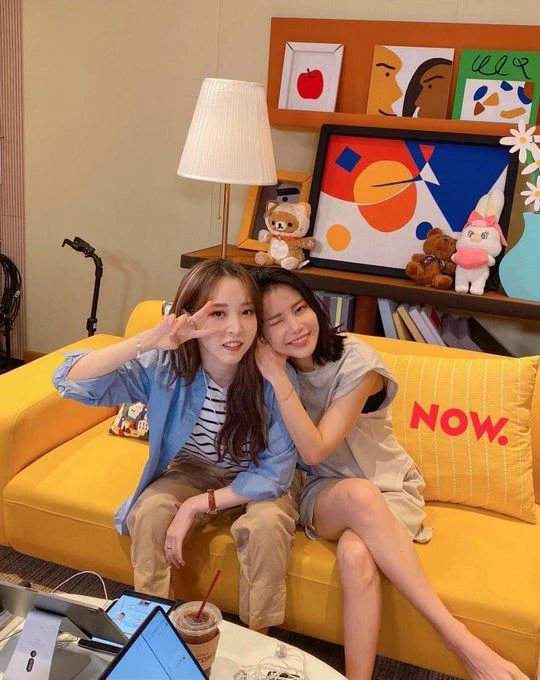 hij@ by moonbyul and yongsun thumbnail