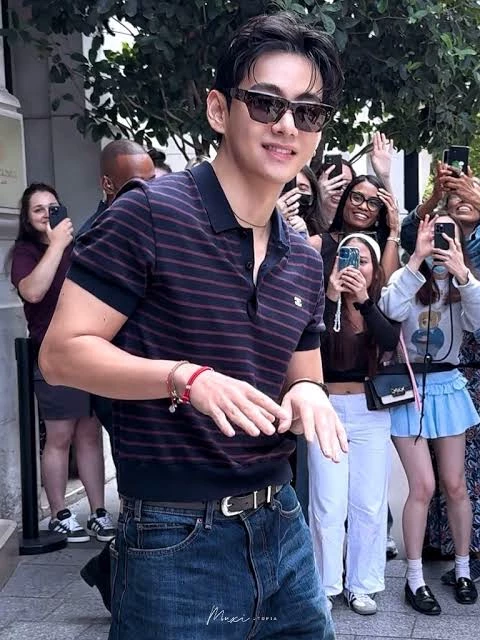 Kim Taehyung thumbnail