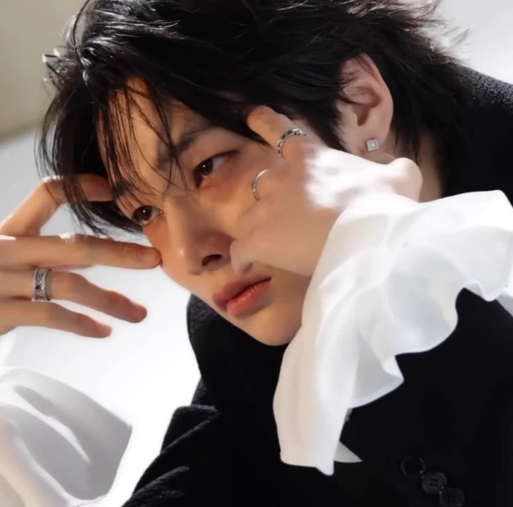 ⋆. 𐙚˚࿔ Yang Jeongin (I.N) - Vampire 𝜗𝜚˚⋆ thumbnail