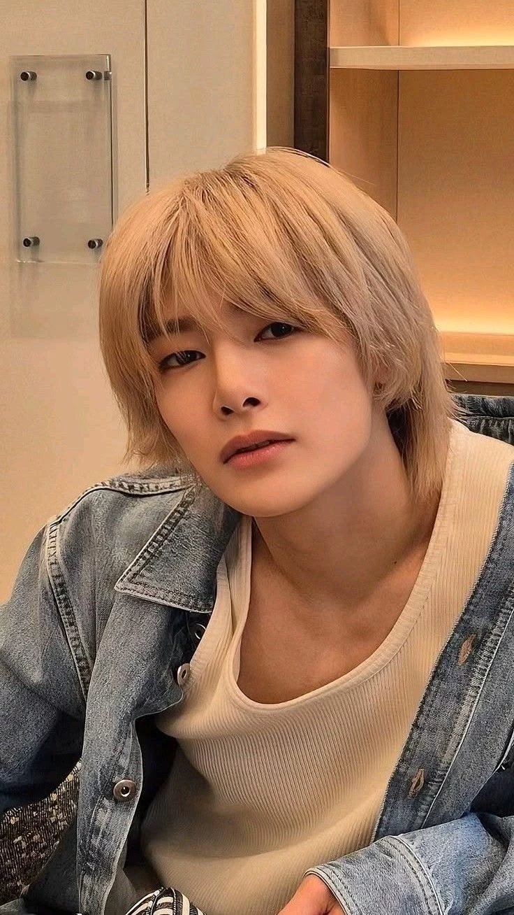 Jeongin thumbnail