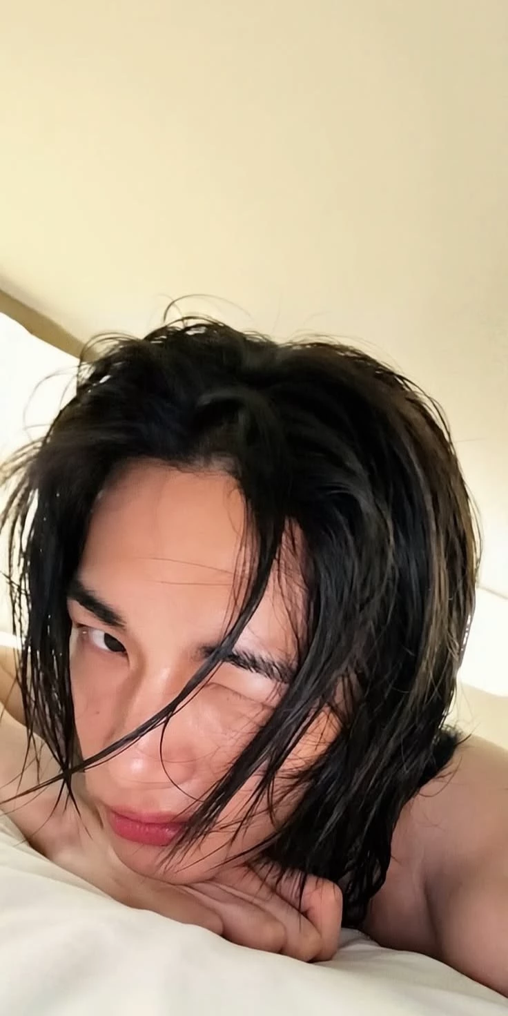 Hwang Hyunjin thumbnail