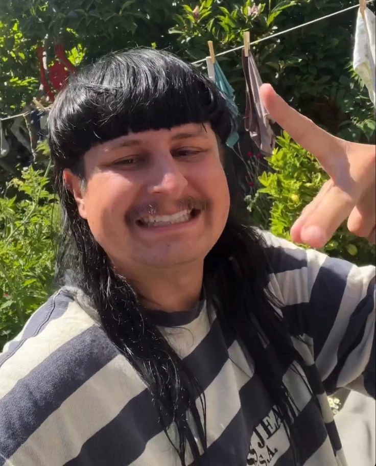 Oliver tree  thumbnail