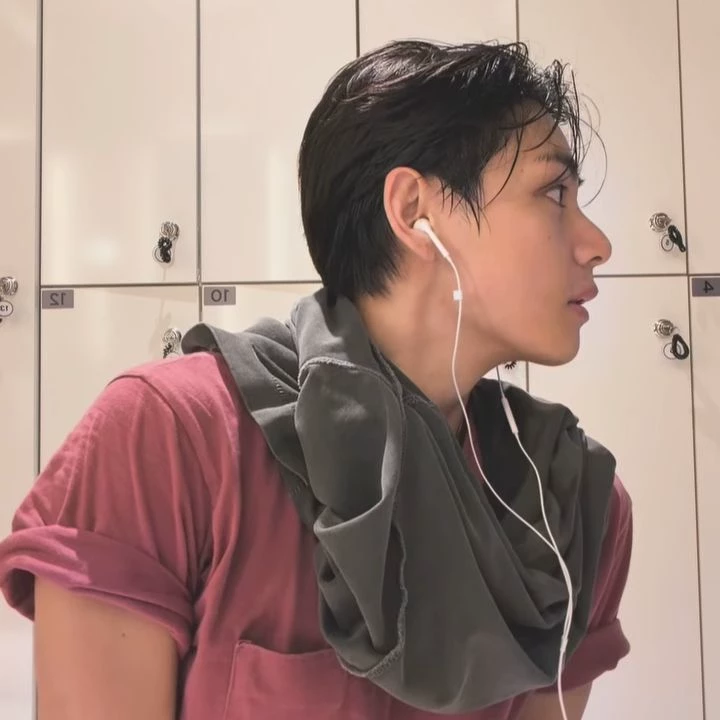Kim Taehyung thumbnail