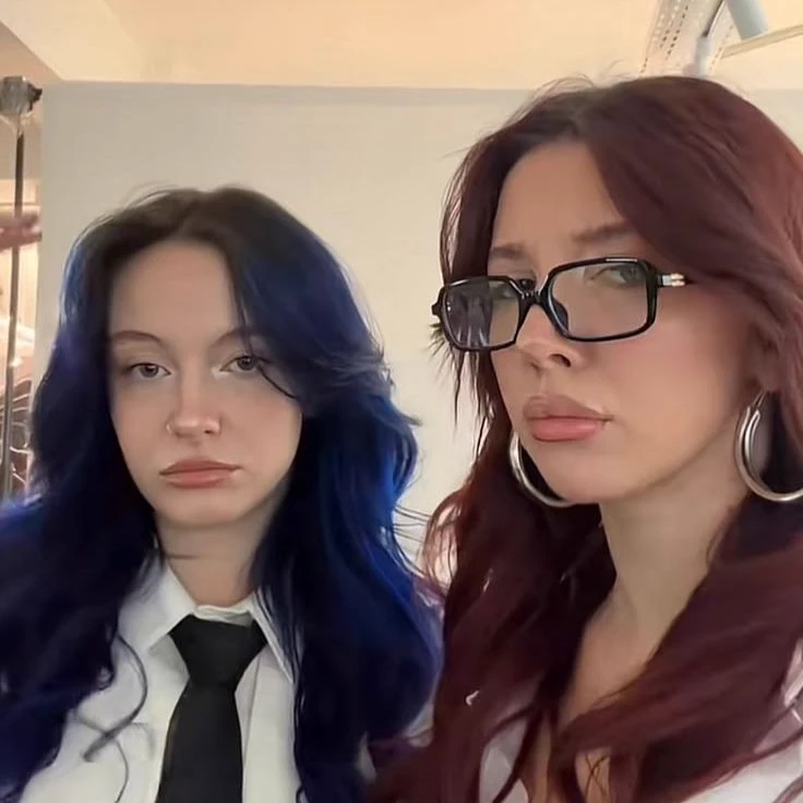 Zeynep Oktay & Mina Solak thumbnail