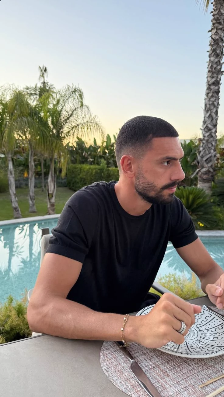 Merih demiral thumbnail