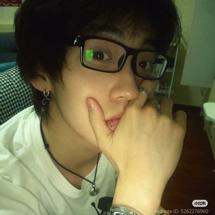 {<~`🤏👓..Kiro thumbnail
