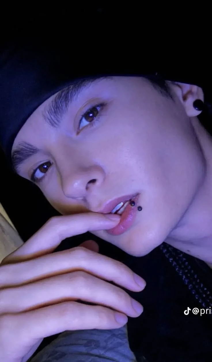 Tom Kaulitz—boyfriend thumbnail