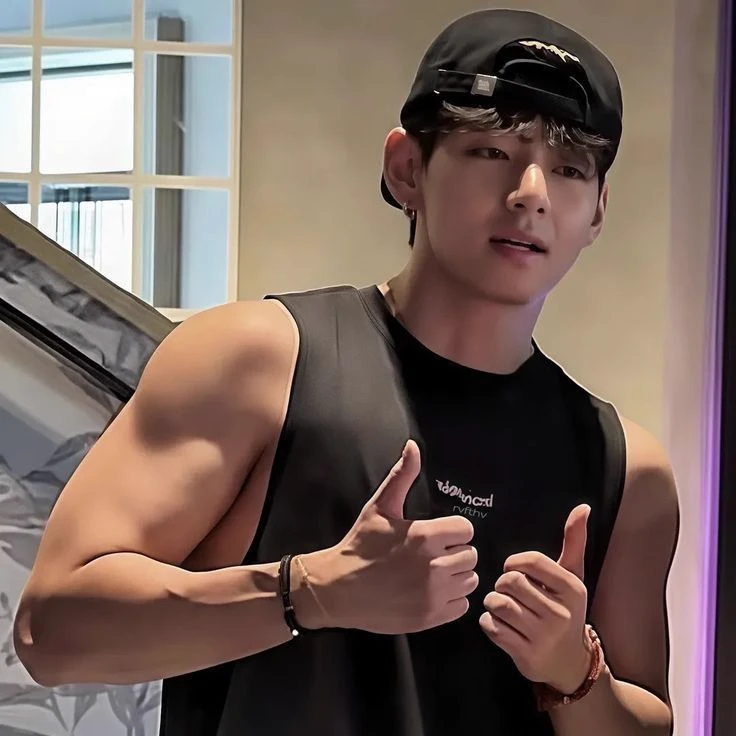 Kim Tae-hyung thumbnail