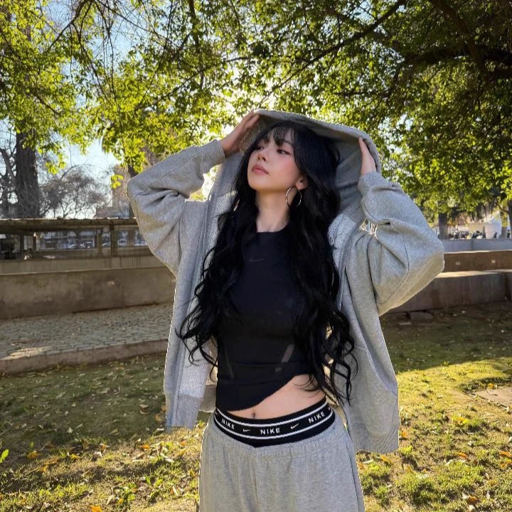 Karina thumbnail