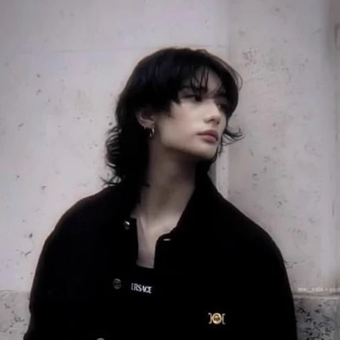 Hyunjin-ghost thumbnail