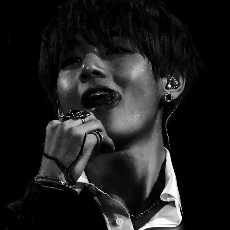 Kim Taehyung thumbnail