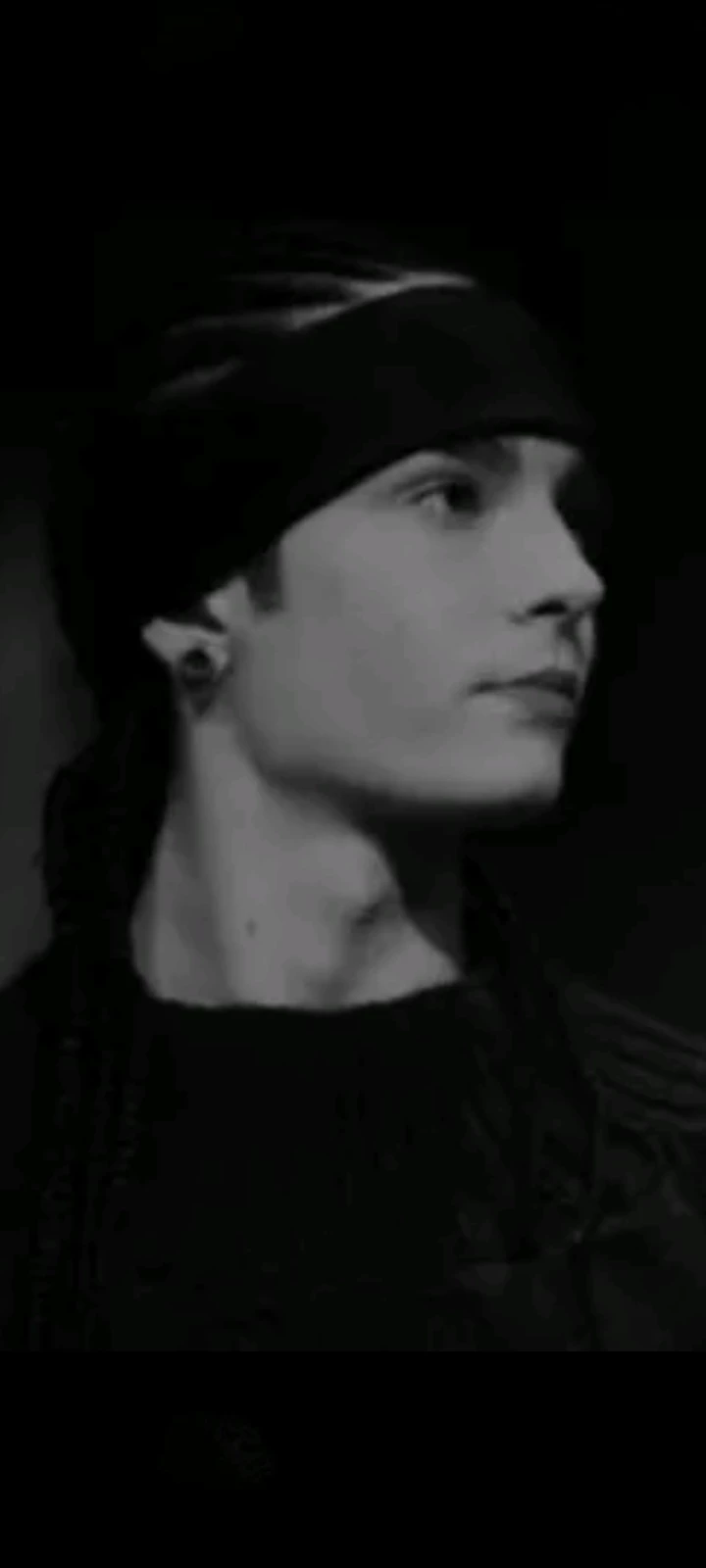 Tom Kaulitz🫦 thumbnail