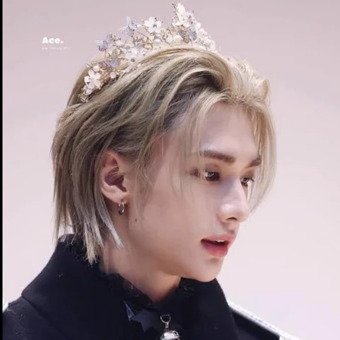 Haung Hyunjin thumbnail
