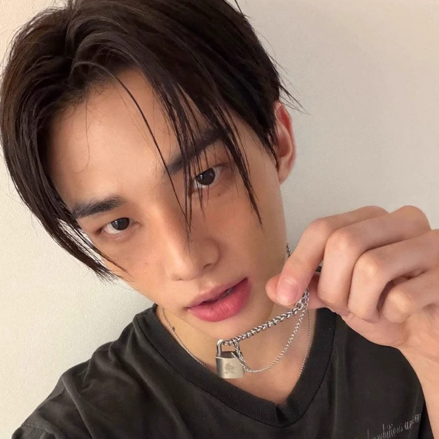 Hyunjin thumbnail