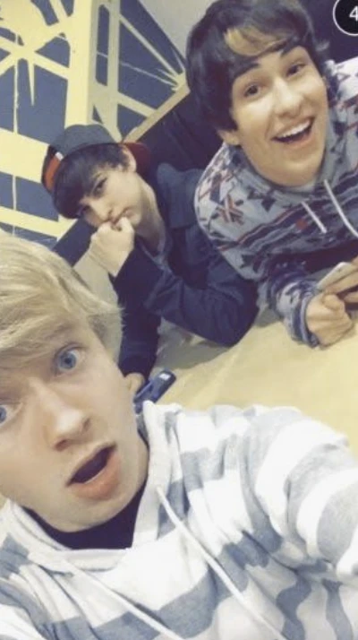THE ROOMMATES thumbnail