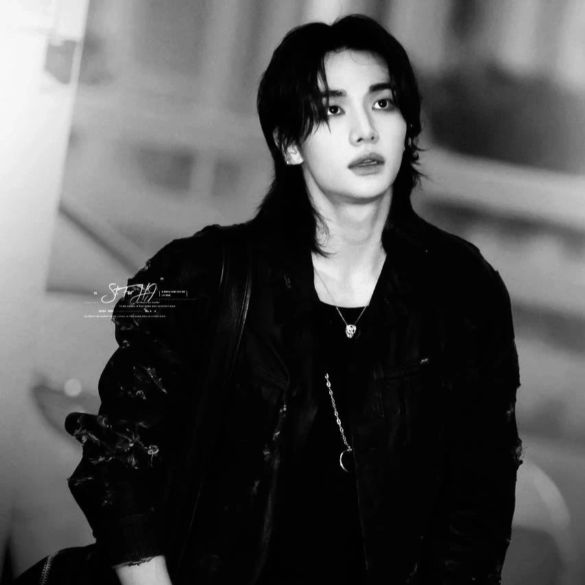 Hwang Hyunjin thumbnail