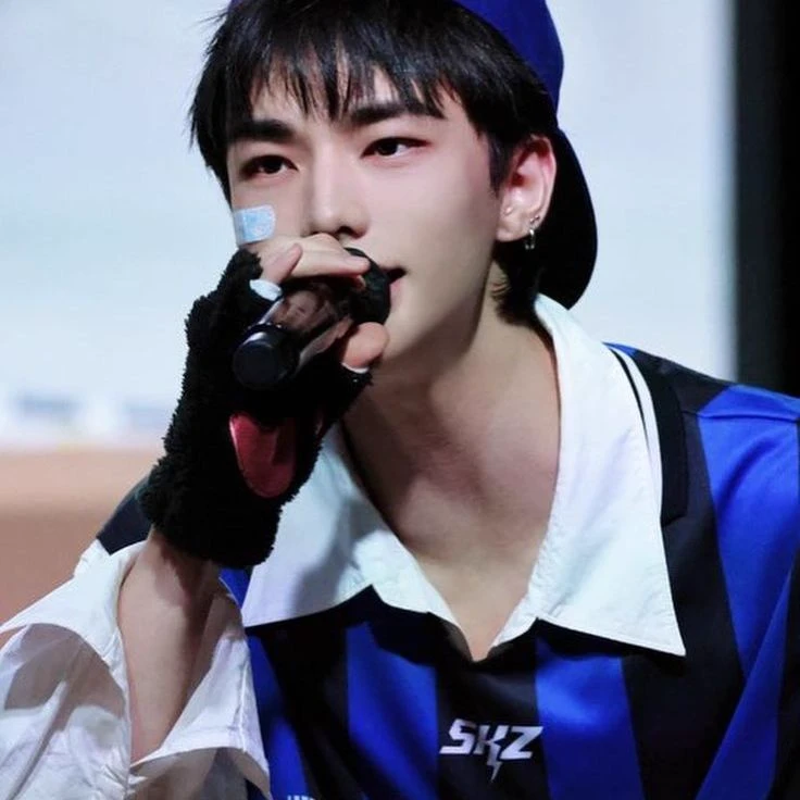 Hwang Hyunjin thumbnail