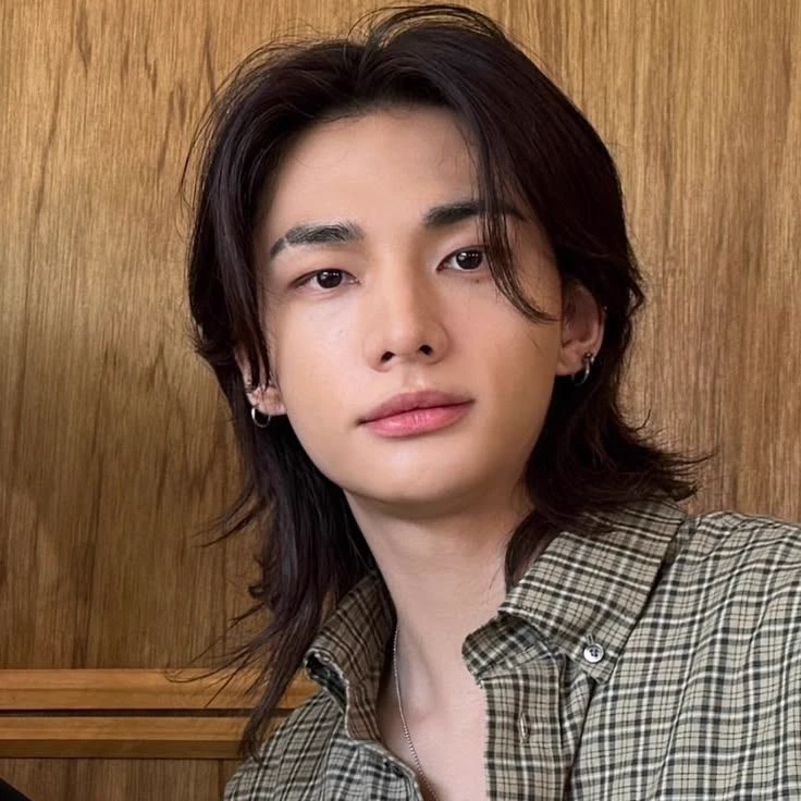 hwang Hyunjin thumbnail