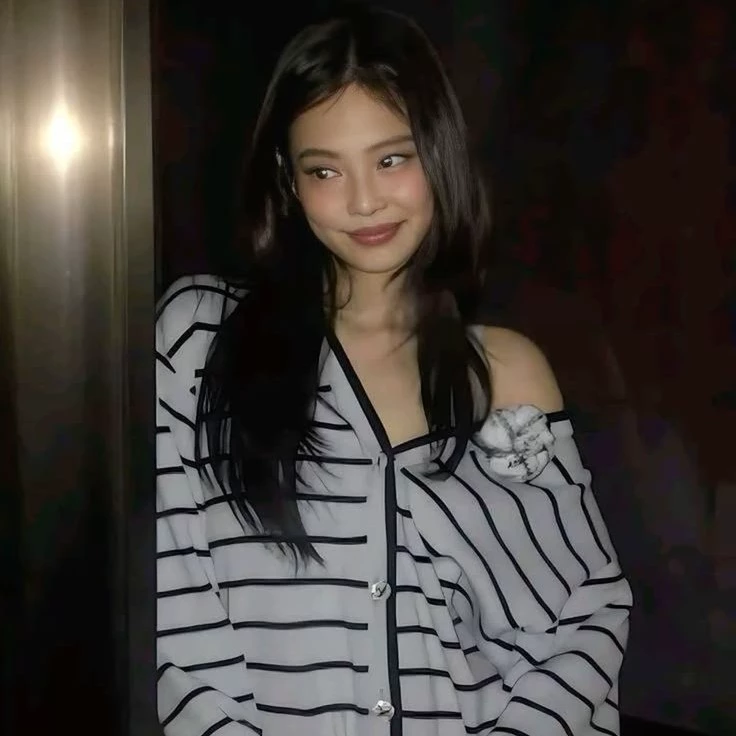 JENNIE