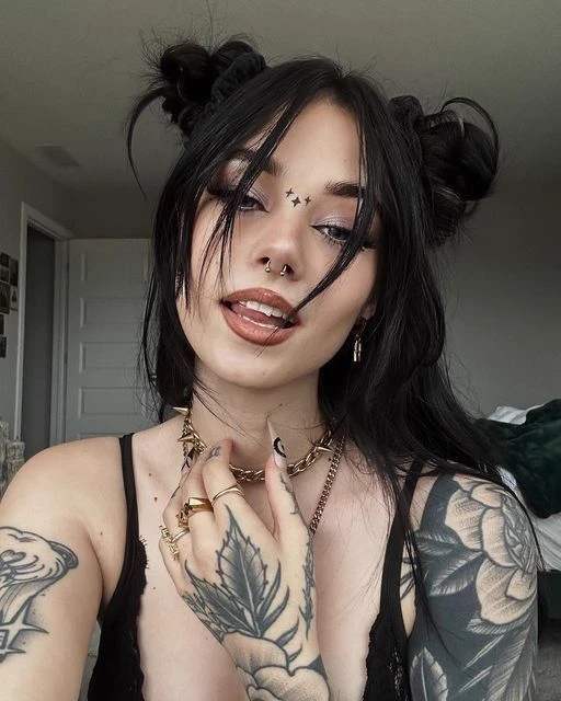 Gothic roommate thumbnail