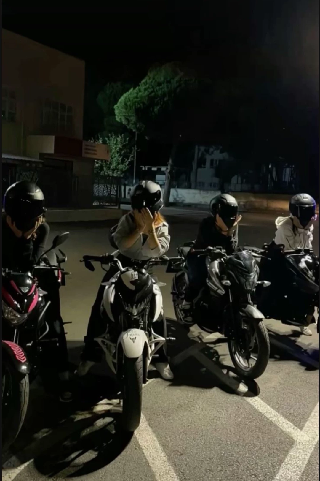 Biker girls thumbnail
