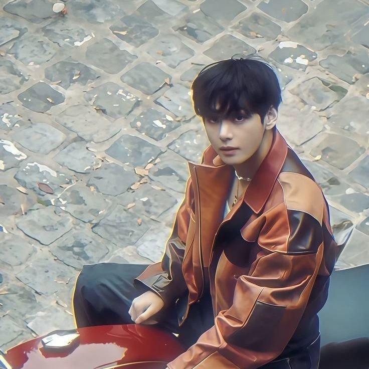 Kim Taehyung thumbnail