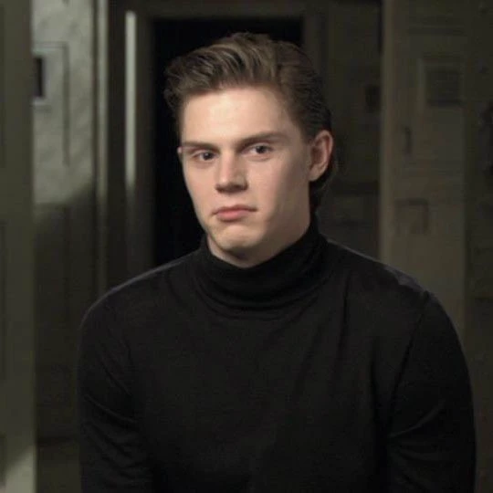 Evan Peters thumbnail