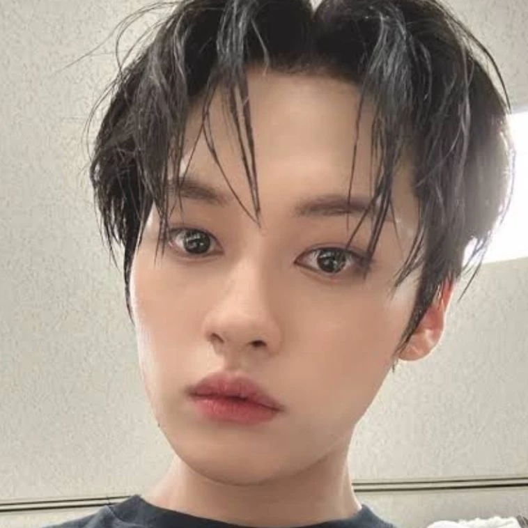 Lee know thumbnail