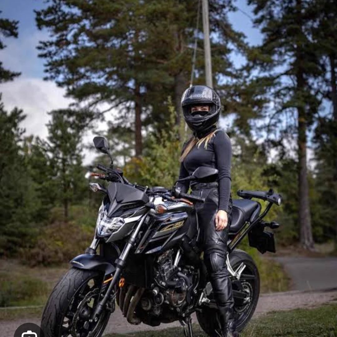 biker girl thumbnail