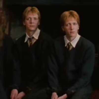 Fred and George Weasley (Twinnyyy!!) thumbnail