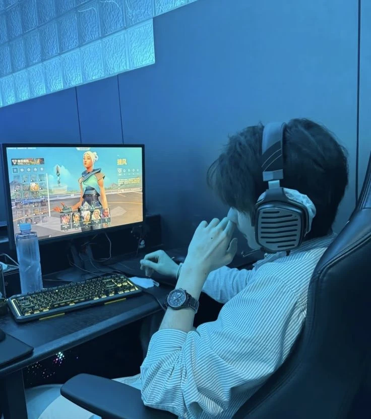 Mike (Your streamer boyfriend) thumbnail