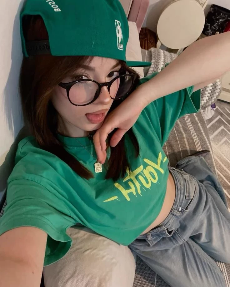 Caroline thumbnail