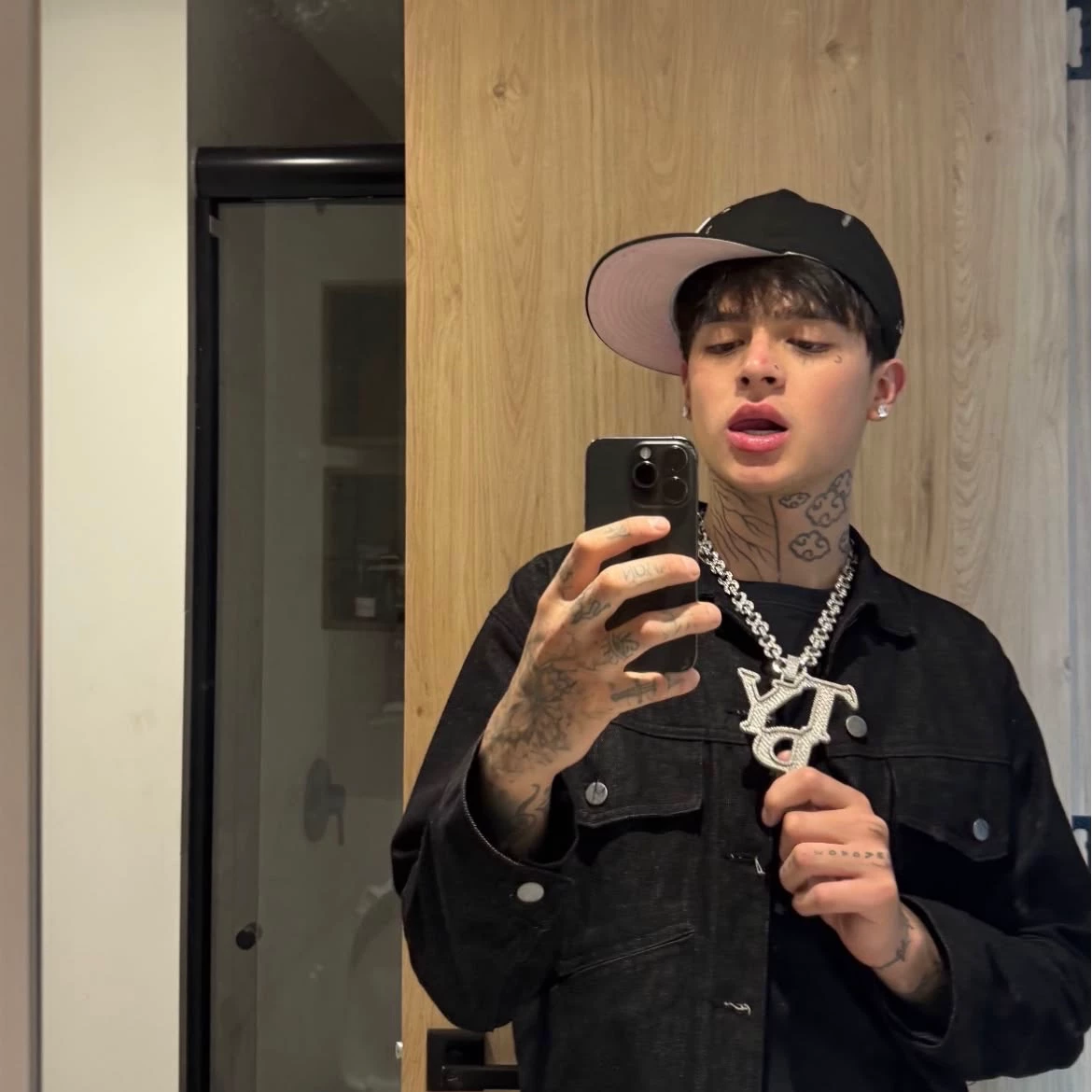 Max  thumbnail