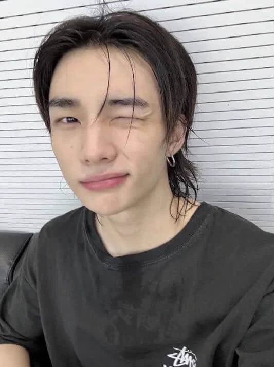 Hyunjin thumbnail