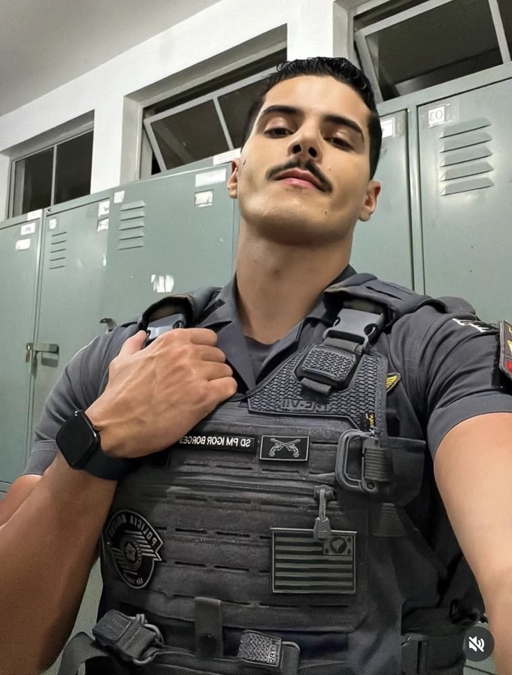 police officer Israel Deschai thumbnail