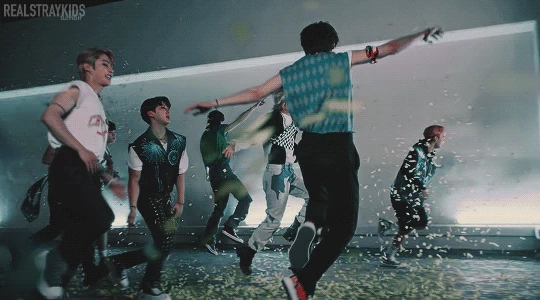 straykids thumbnail