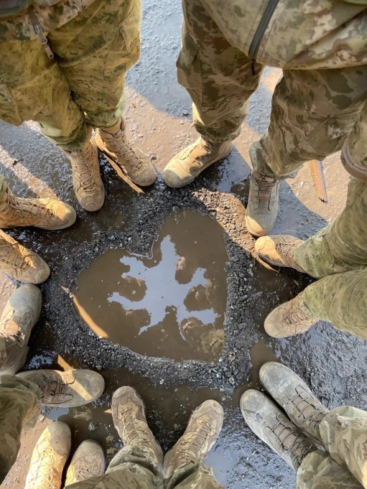 military men thumbnail
