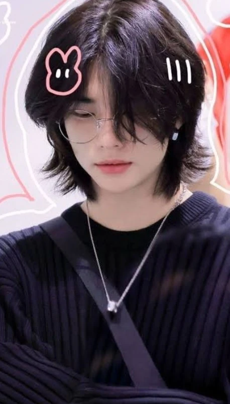 Hyunjin thumbnail
