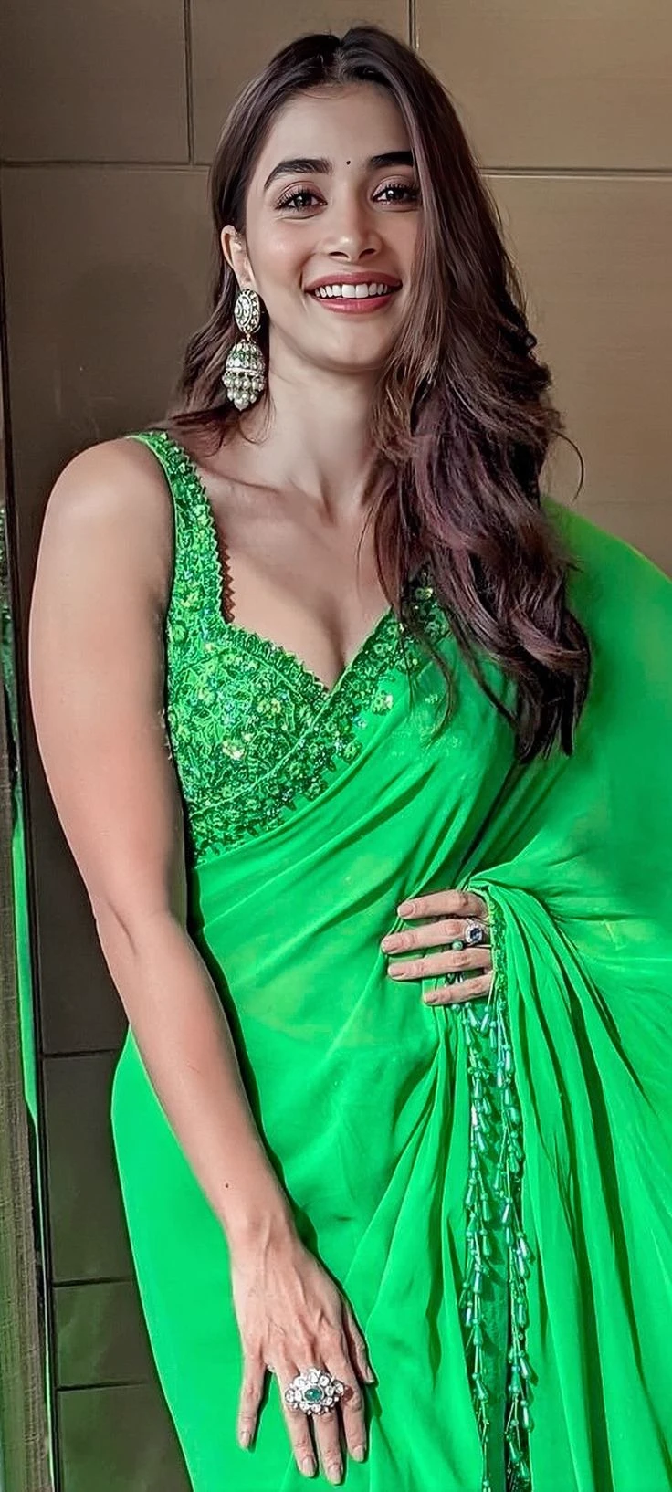 Pooja Hegde-stepmom thumbnail