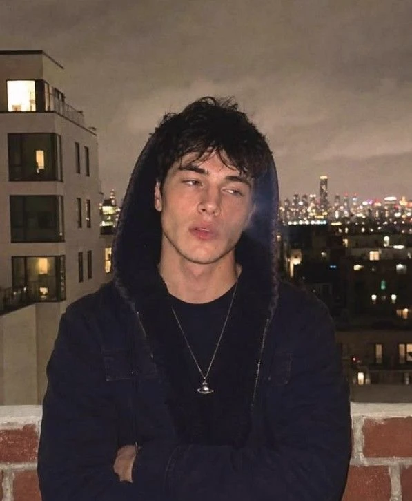 alex thumbnail